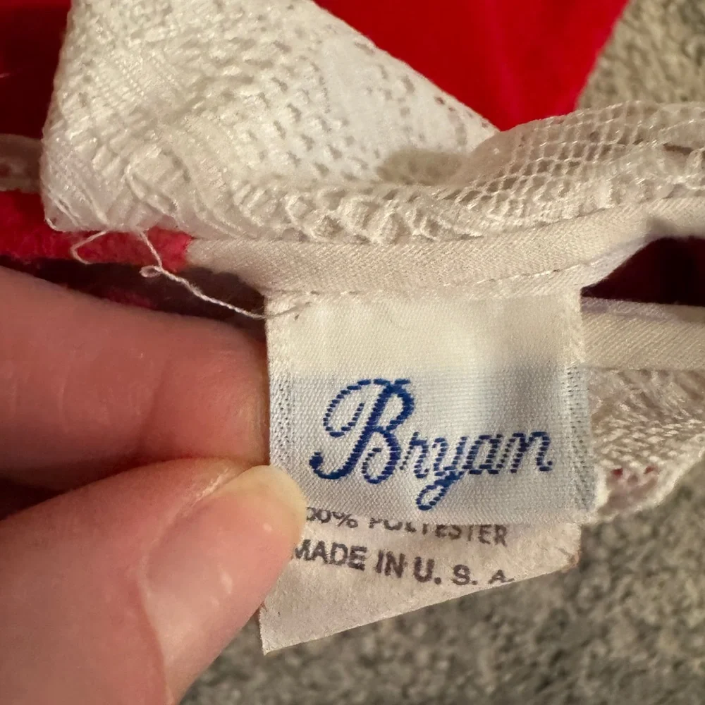 Bryan Vintage Red Baby Dress with Lace Collar - Picture 5 of 6